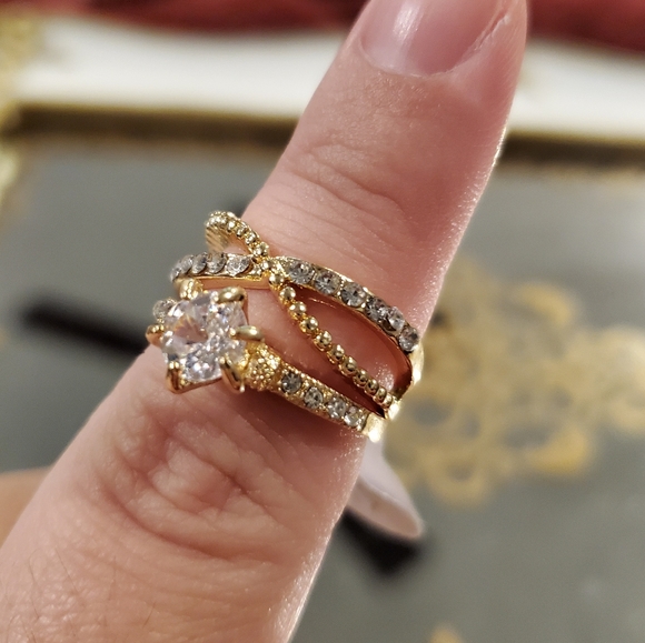 👑Gold crystal ring set - Picture 3 of 5